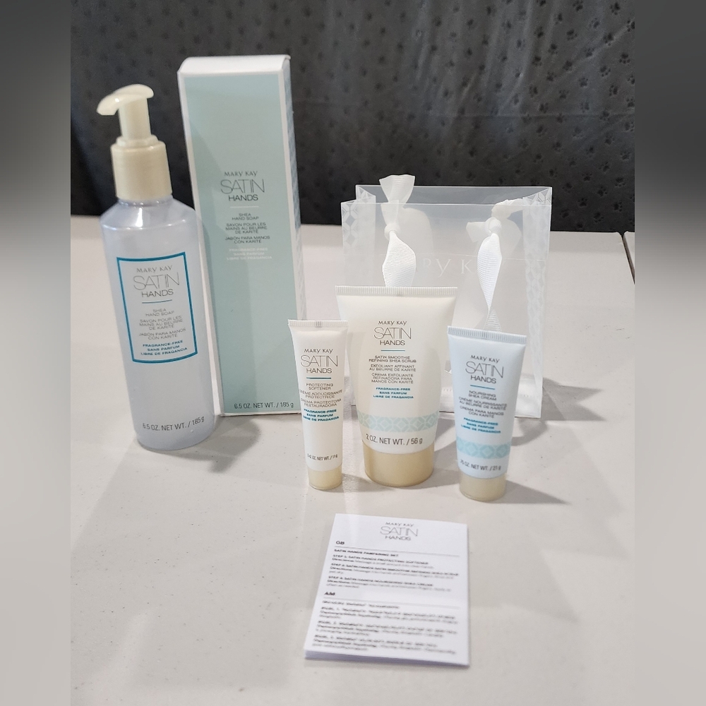 Mary Kay Satin Hands Pampering Set in White and Cream